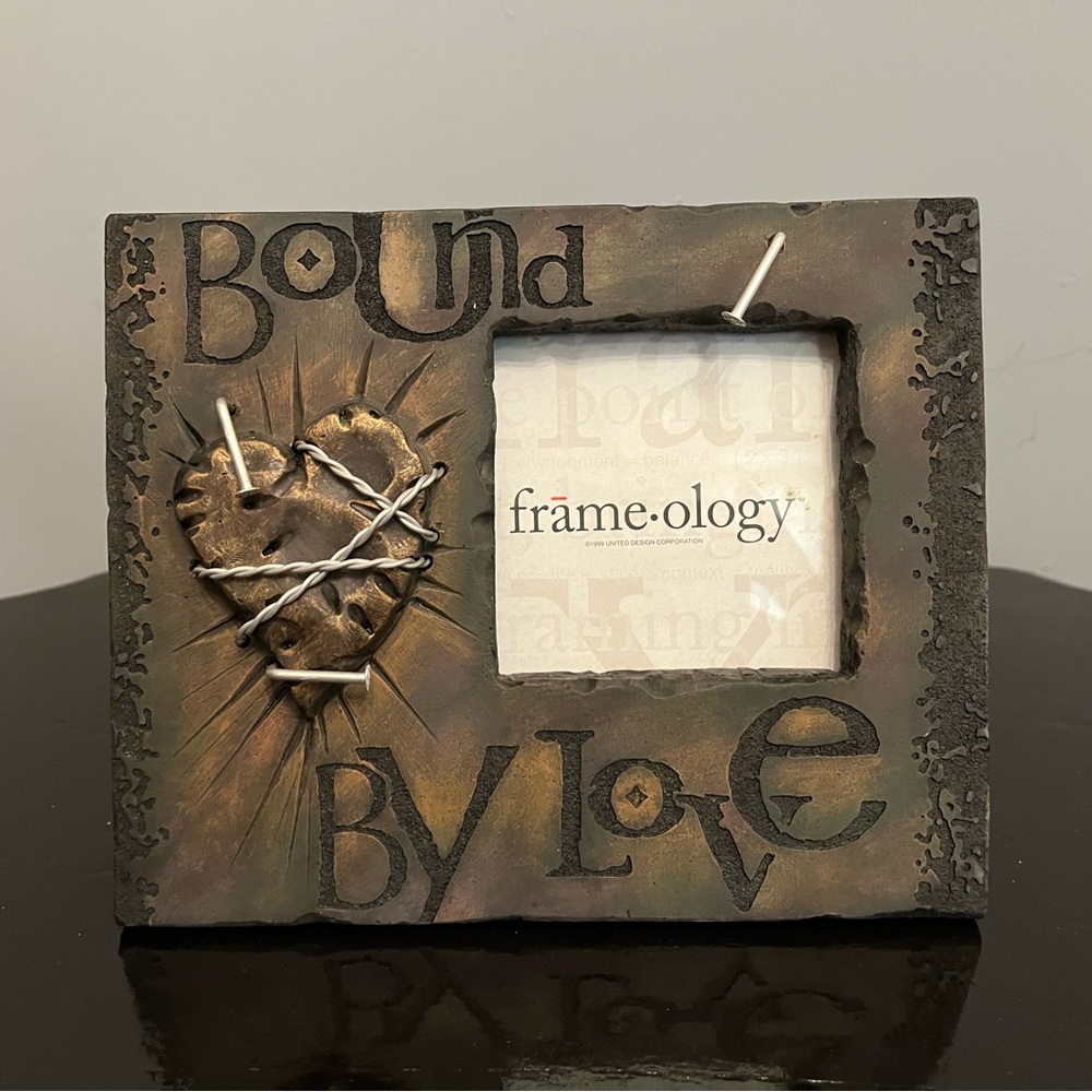 Frameology “Bound by Love” Picture Frame